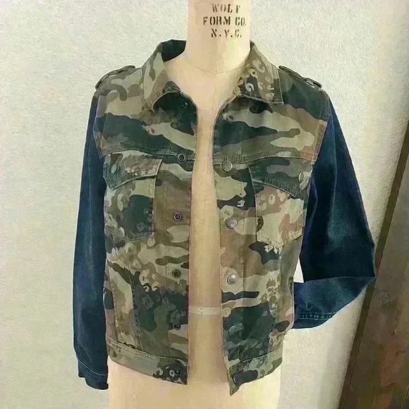 Volcom Jackets & Blazers - Genuine Vol Com Jeans Camo Jean jacket Size Small